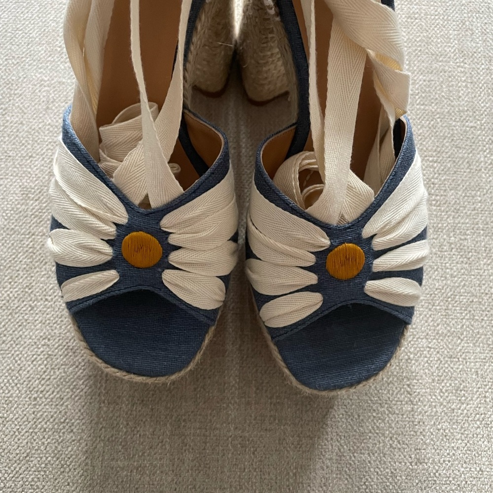 Like new Castañer daisy platform espadrilles - Picture 8 of 10